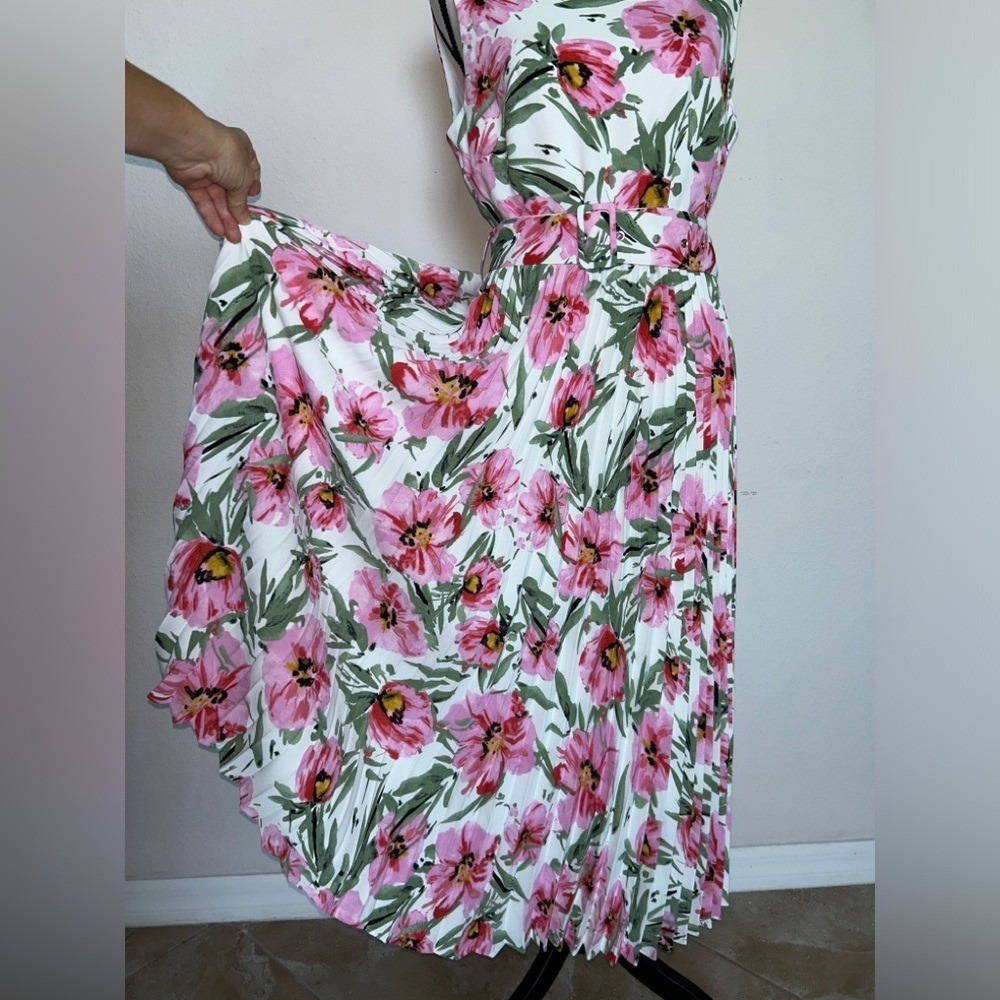 Gorgeous T Tahari pink floral pleated maxi dress. New - Picture 4 of 12